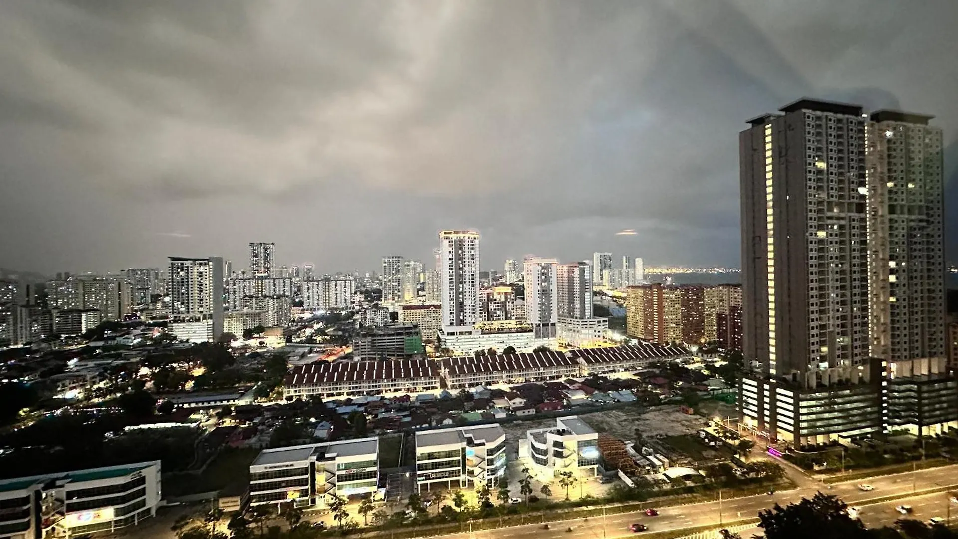 아파트 New 2Br Or 3Br Serenity Homestay At Urban Suite By Urban Staycations Lod Jelutong 말레이시아