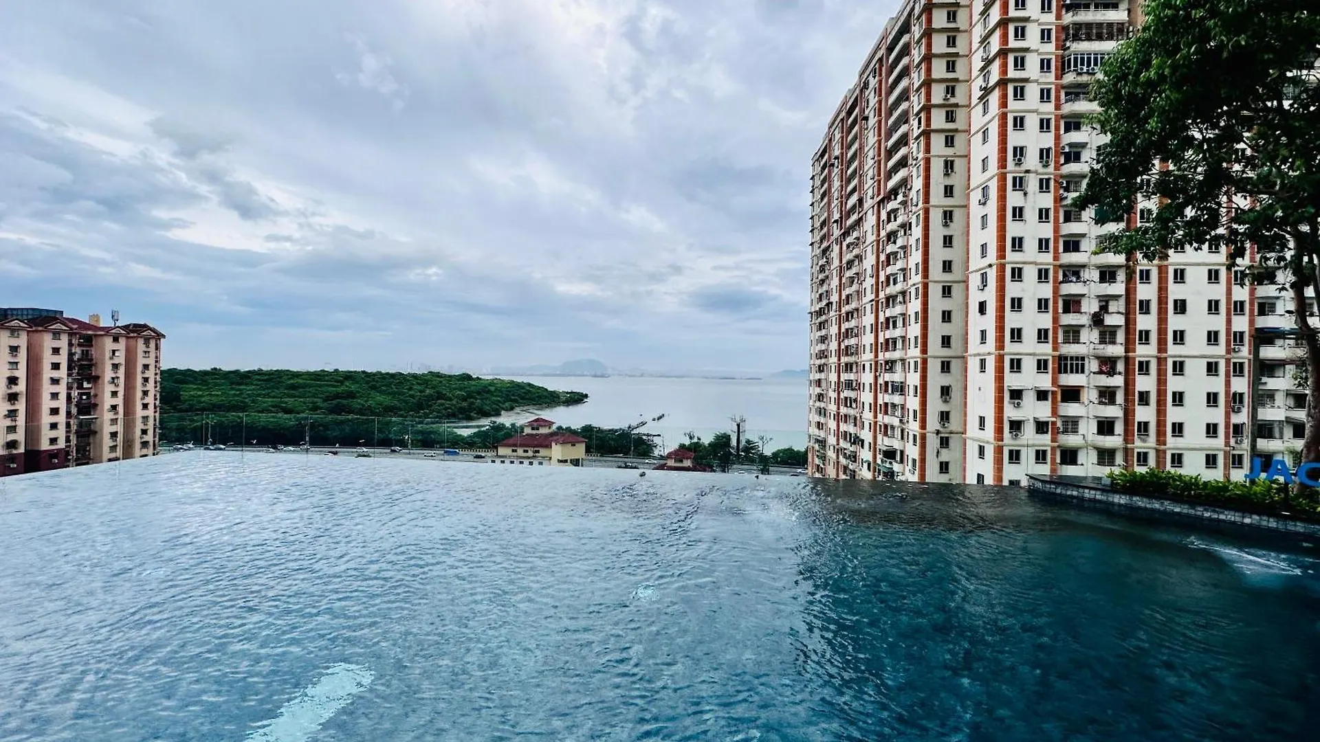 New 2Br Or 3Br Serenity Homestay At Urban Suite By Urban Staycations Lod Jelutong 0*,  말레이시아